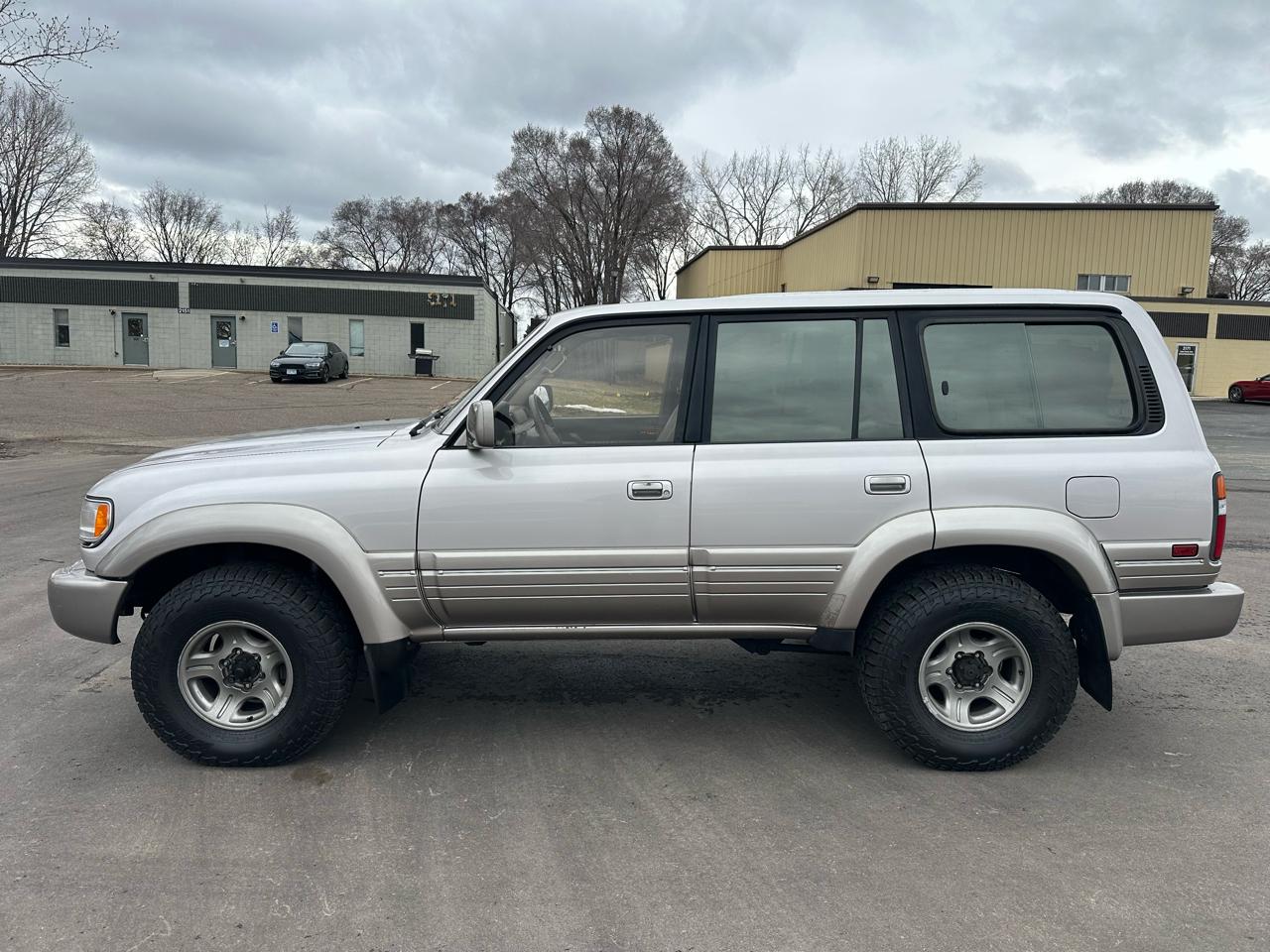 Lexus LX 450 Base 1996