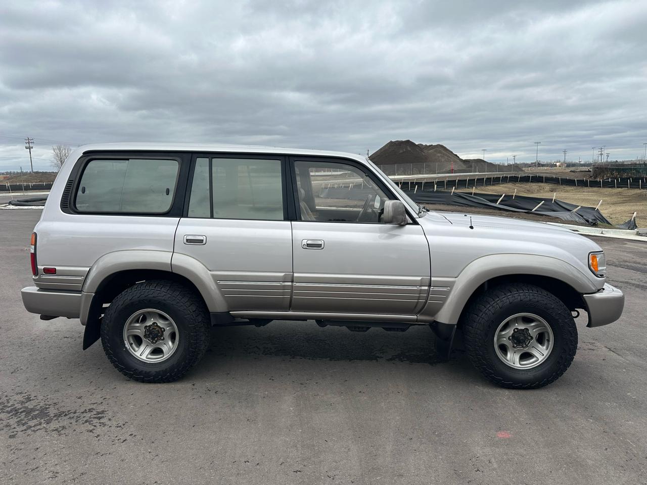 Lexus LX 450 Base 1996