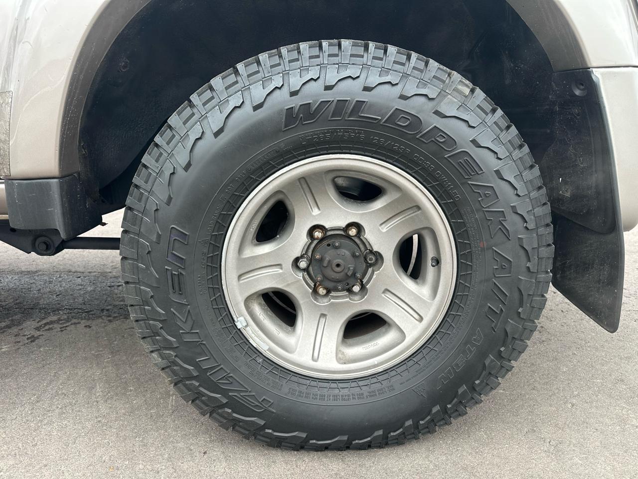 Lexus LX 450 Base 1996