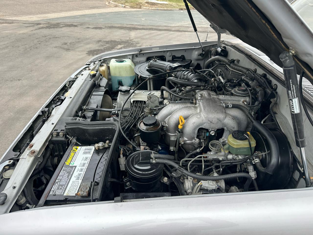 Lexus LX 450 Base 1996