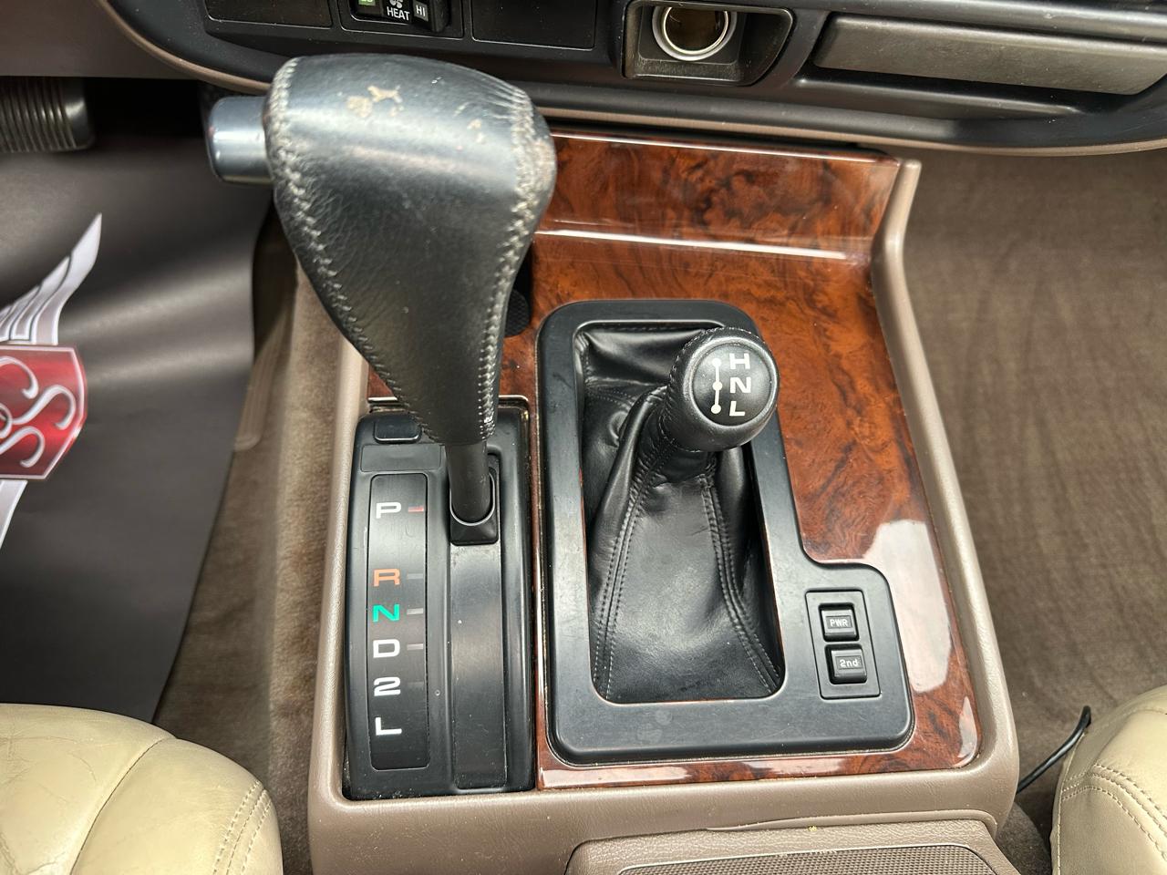 Lexus LX 450 Base 1996