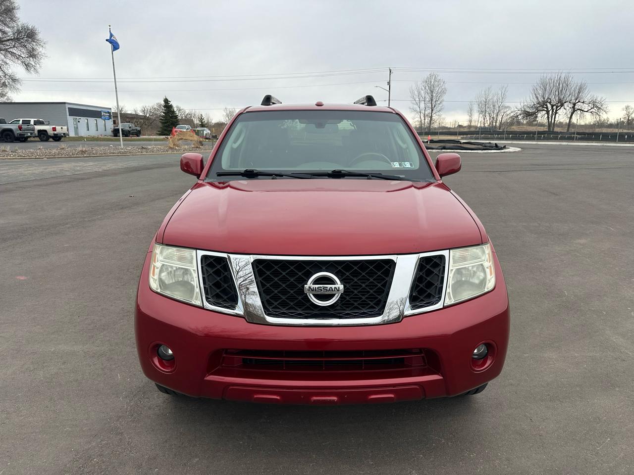 Nissan Pathfinder Silver Edition 4WD 2011