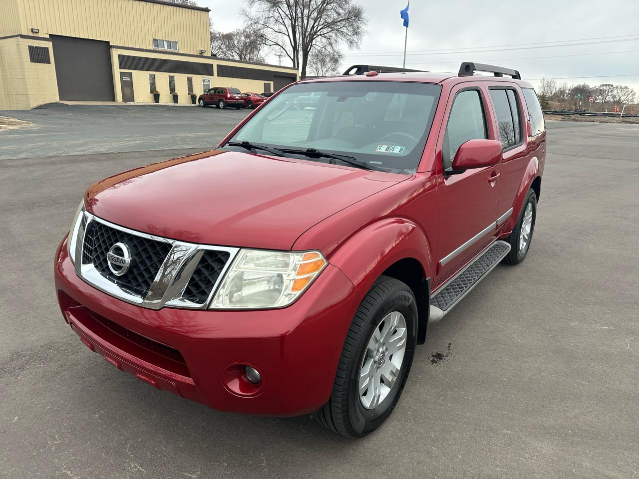 Nissan Pathfinder Silver Edition 4WD 2011