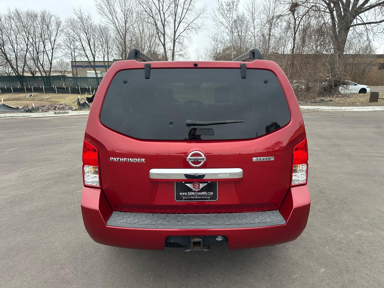Nissan Pathfinder Silver Edition 4WD 2011