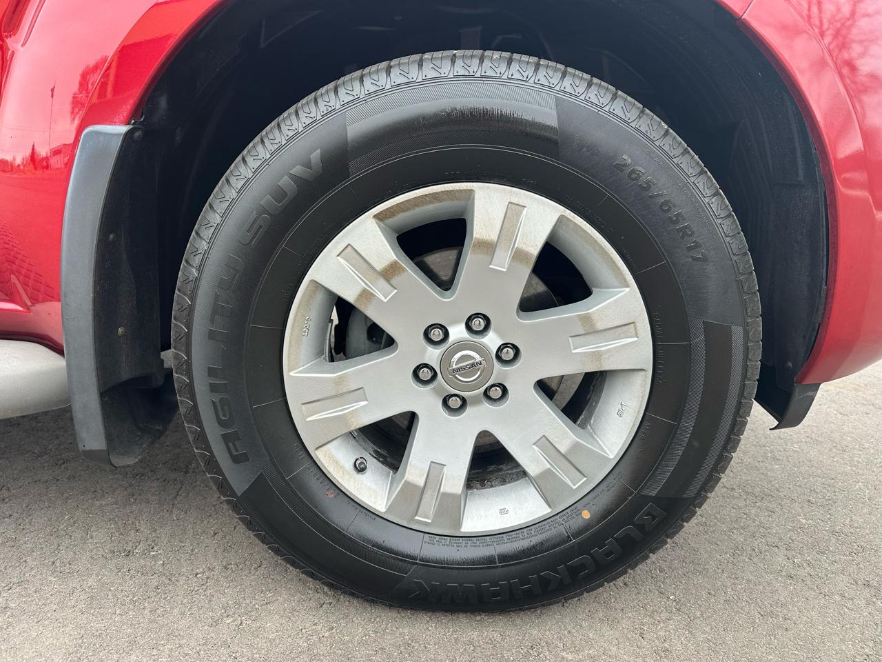 Nissan Pathfinder Silver Edition 4WD 2011