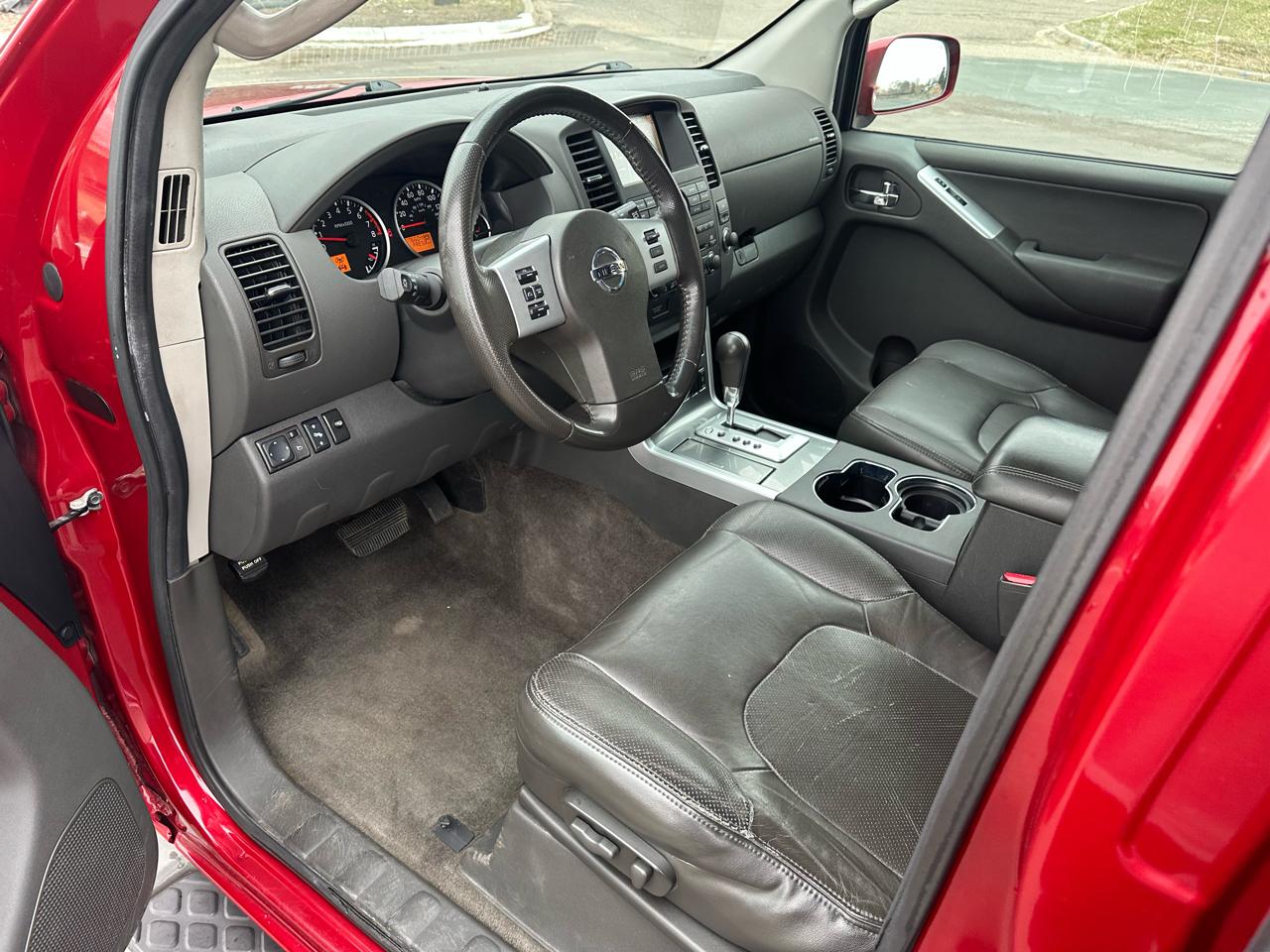 Nissan Pathfinder Silver Edition 4WD 2011