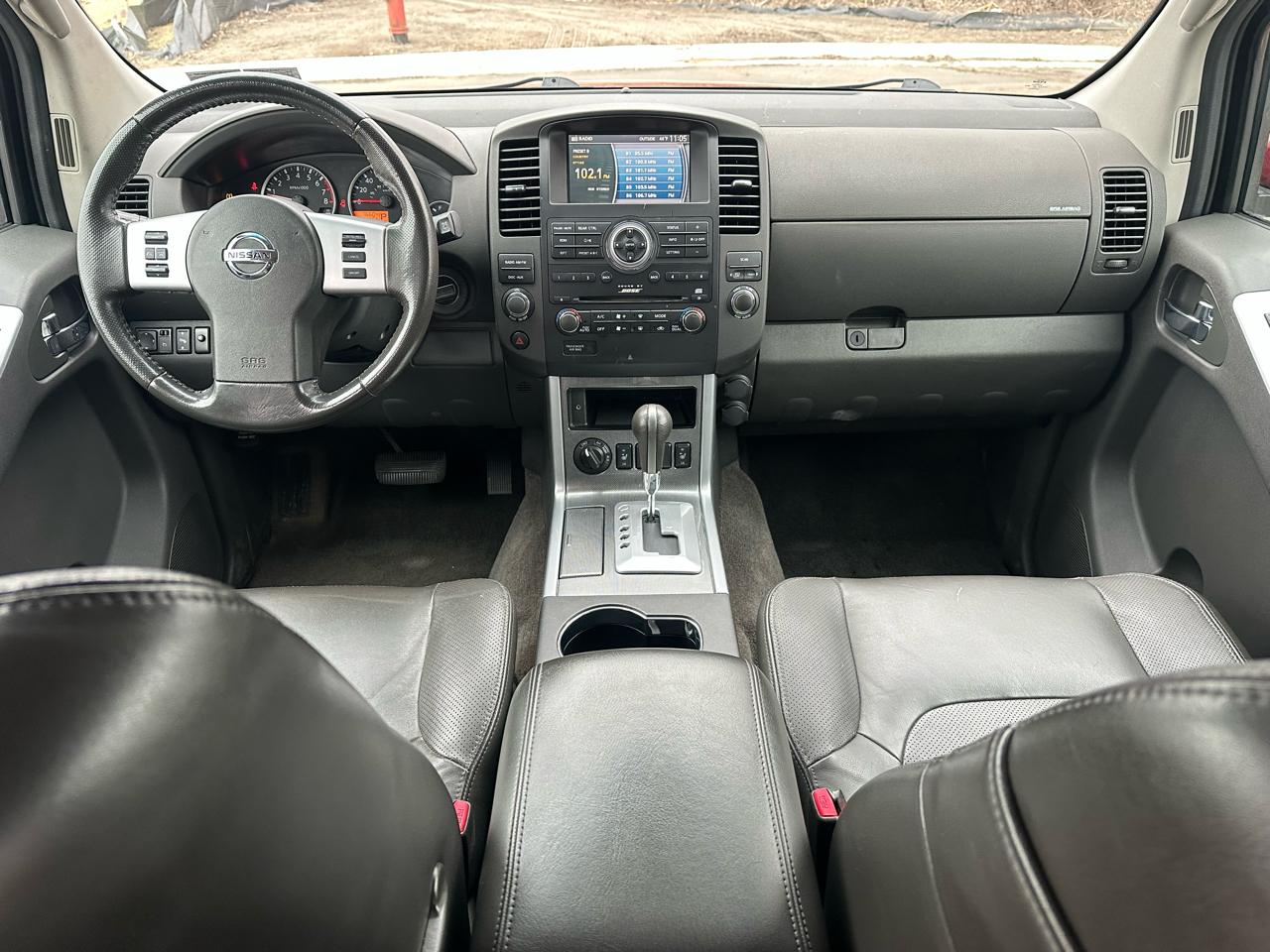 Nissan Pathfinder Silver Edition 4WD 2011