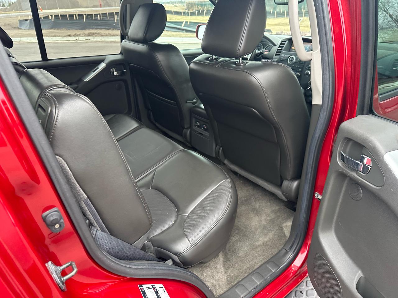 Nissan Pathfinder Silver Edition 4WD 2011