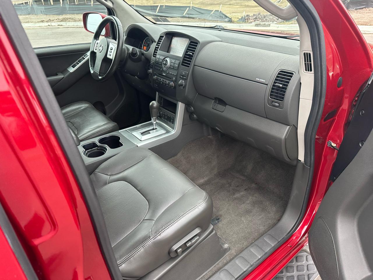 Nissan Pathfinder Silver Edition 4WD 2011