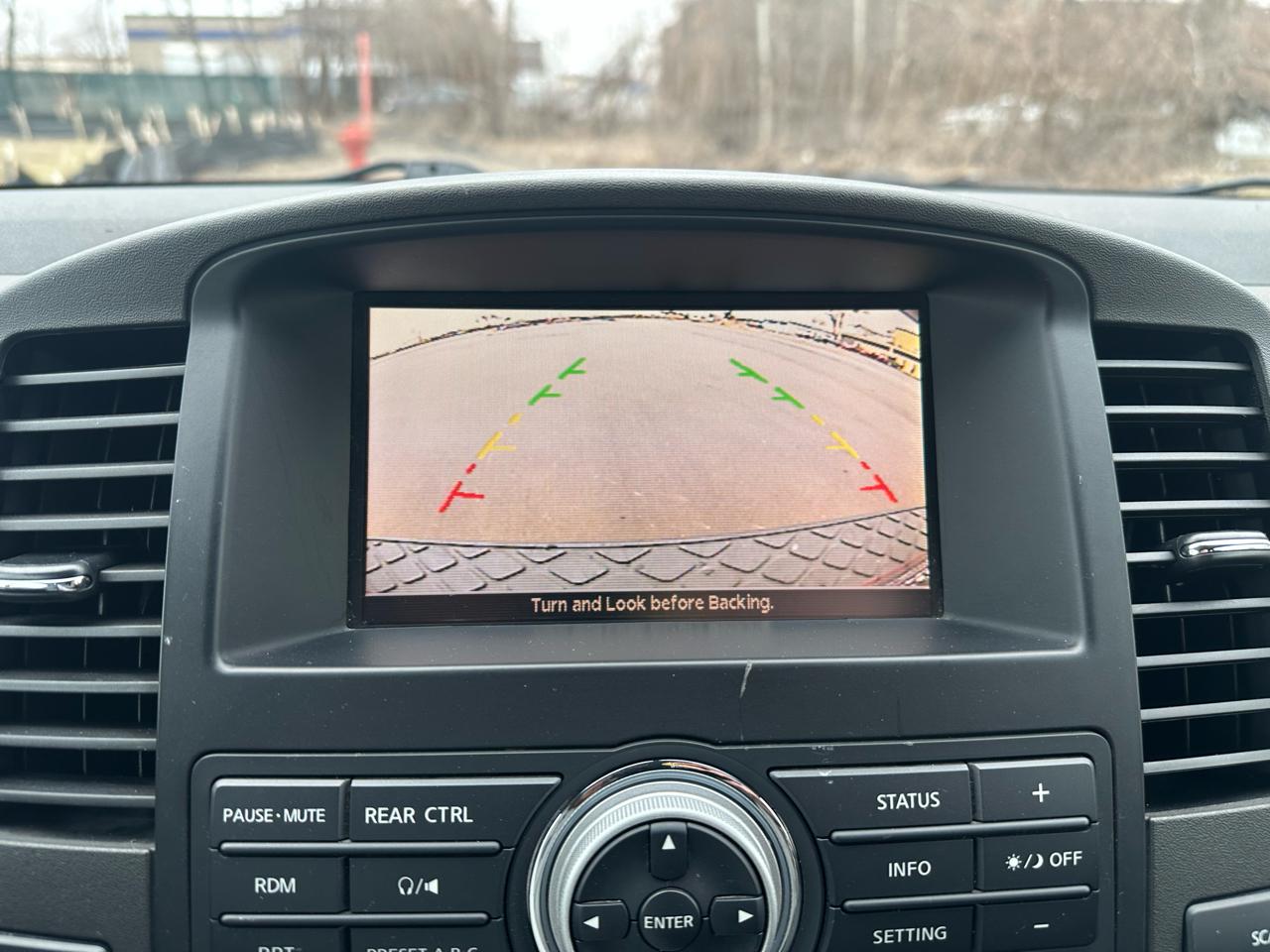 Nissan Pathfinder Silver Edition 4WD 2011