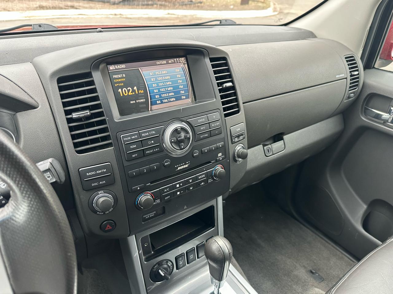 Nissan Pathfinder Silver Edition 4WD 2011