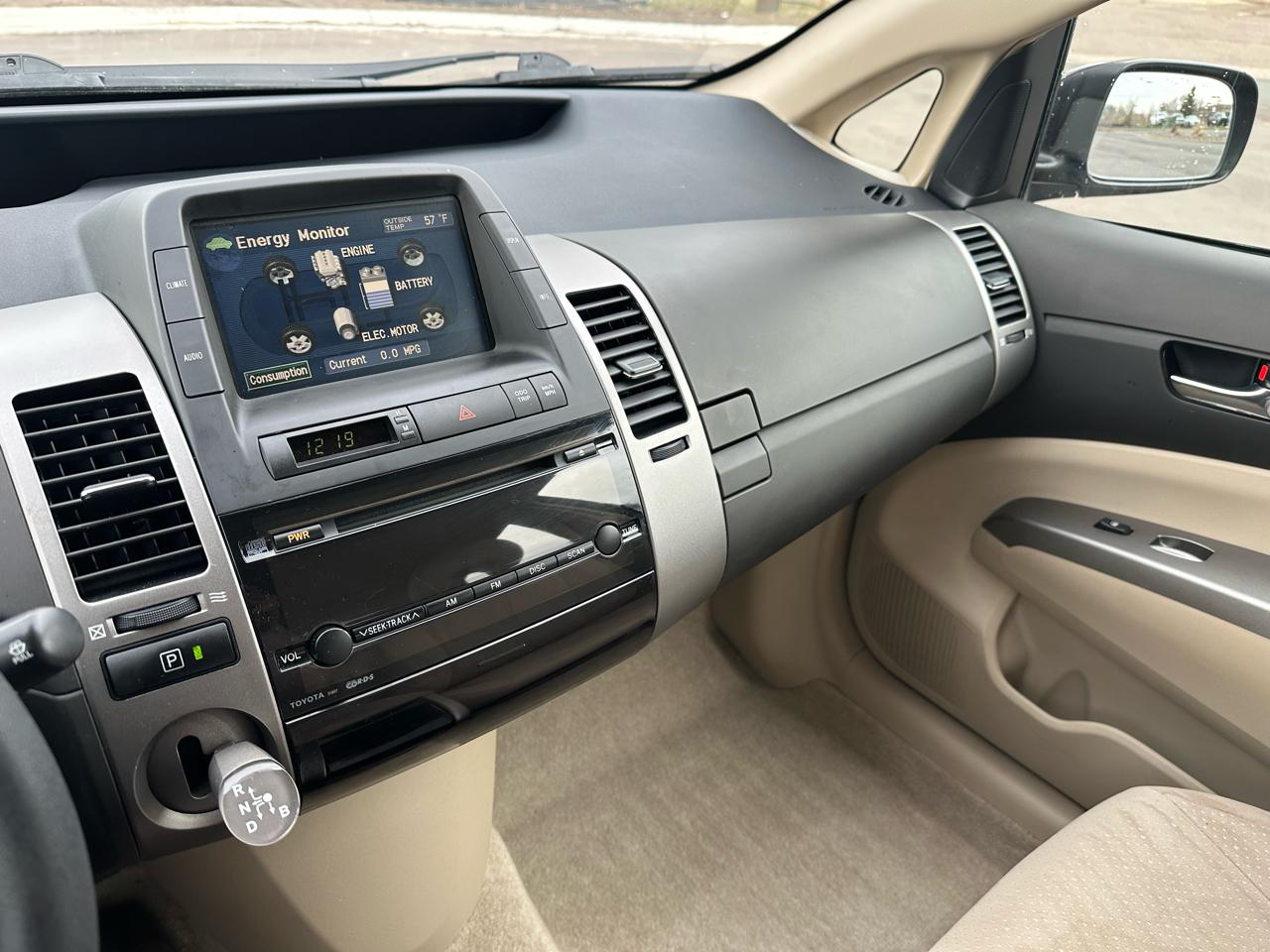 Toyota Prius 4-Door Liftback 2004