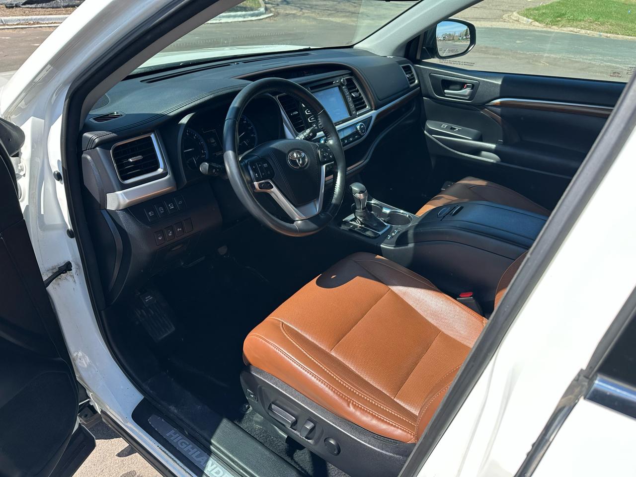 Toyota Highlander Limited AWD V6 2017