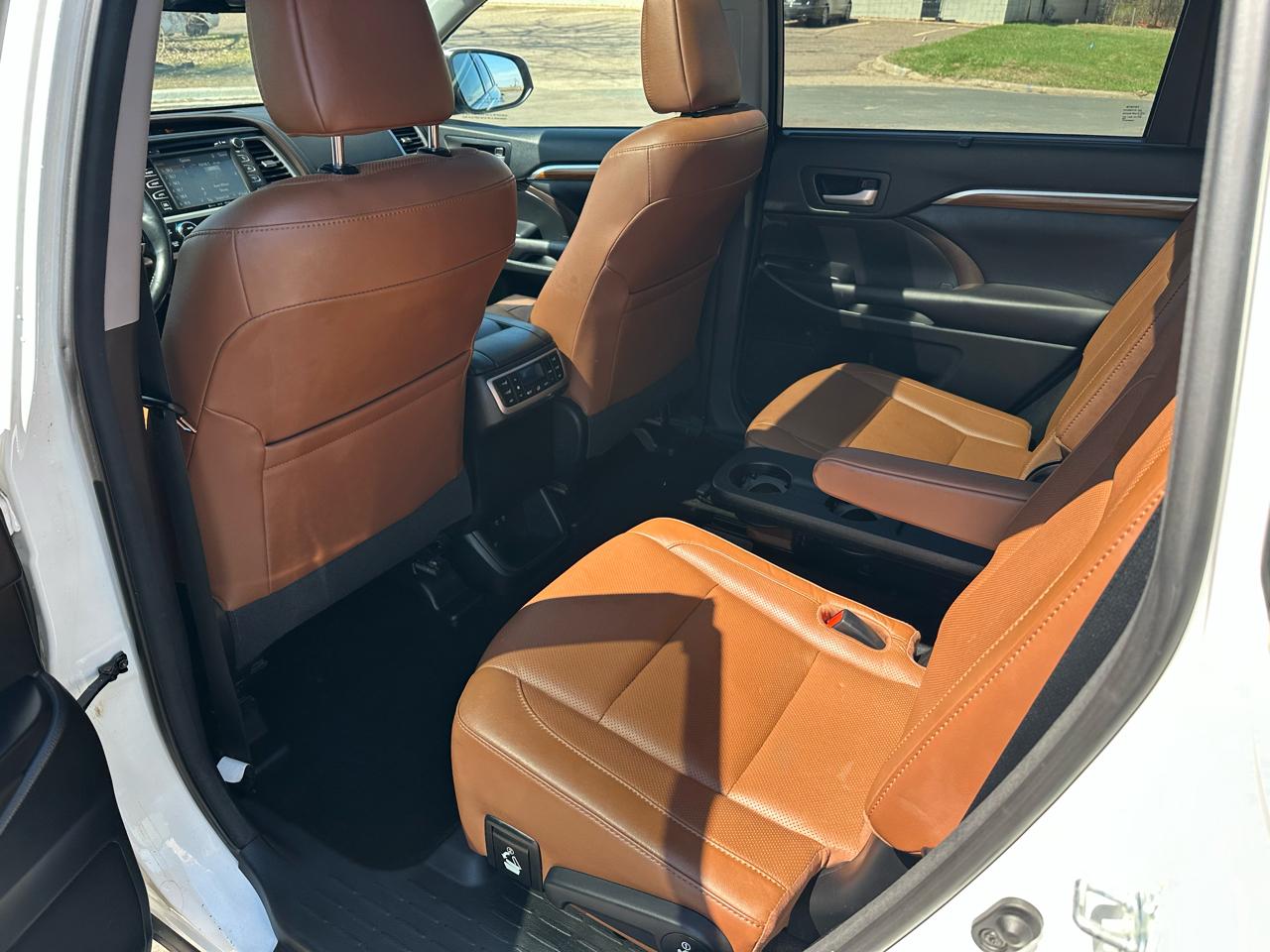 Toyota Highlander Limited AWD V6 2017