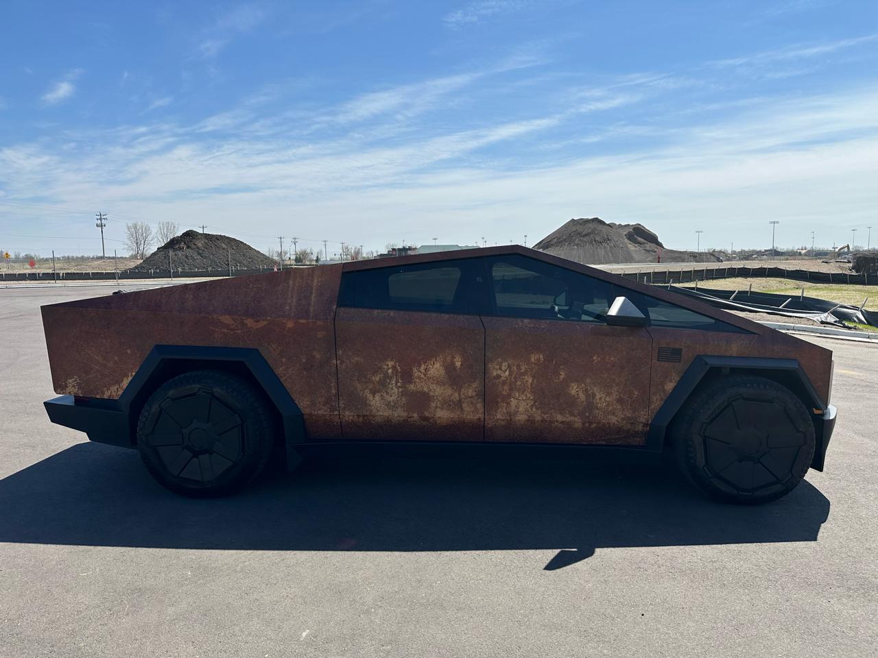 Tesla Cybertruck Cyberbeast 2025