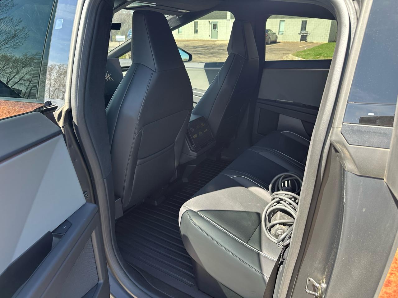 Tesla Cybertruck Cyberbeast 2025