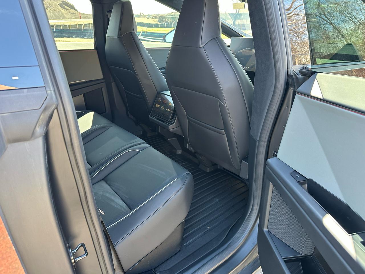 Tesla Cybertruck Cyberbeast 2025