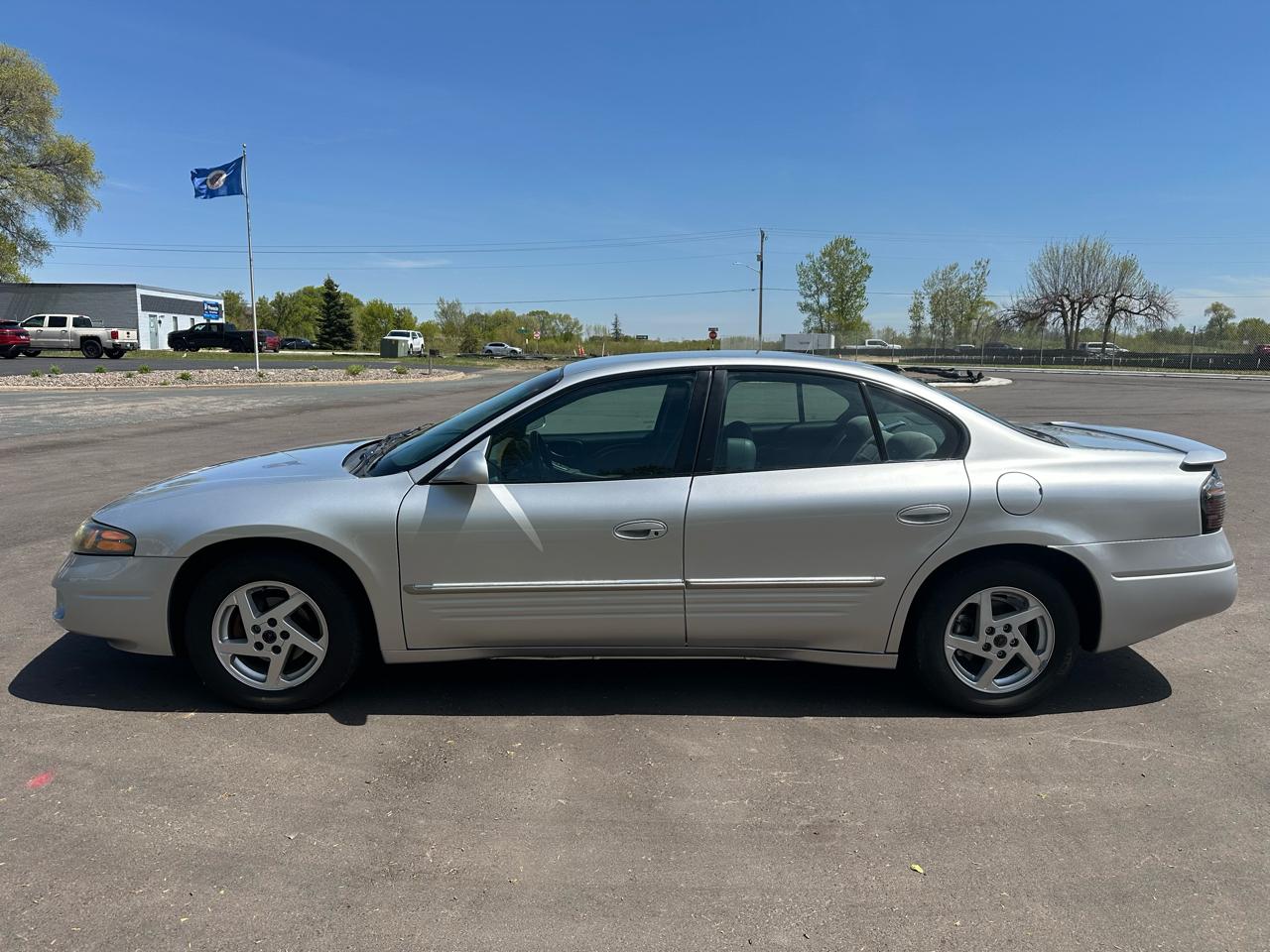 Pontiac Bonneville SE 2003