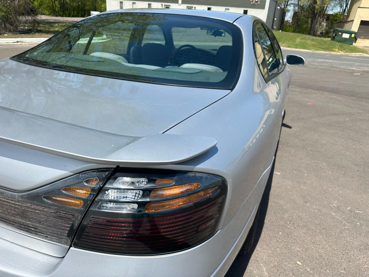 Pontiac Bonneville SE 2003