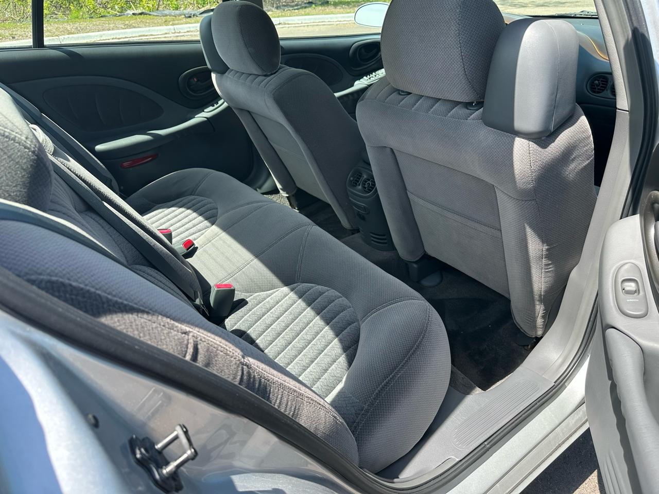 Pontiac Bonneville SE 2003
