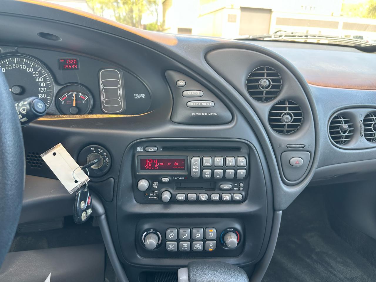 Pontiac Bonneville SE 2003