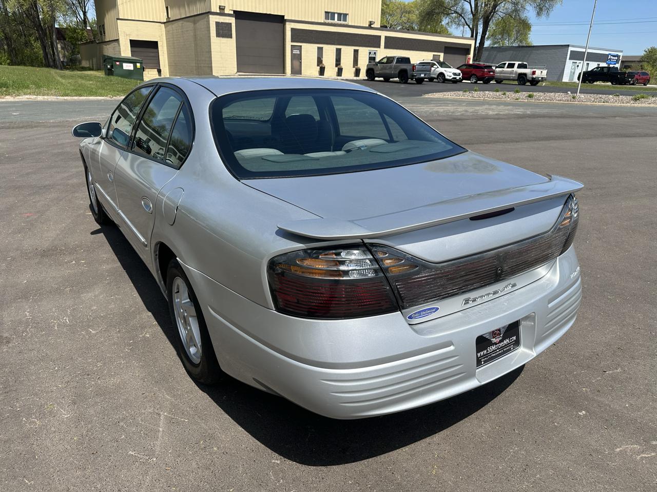 Pontiac Bonneville SE 2003