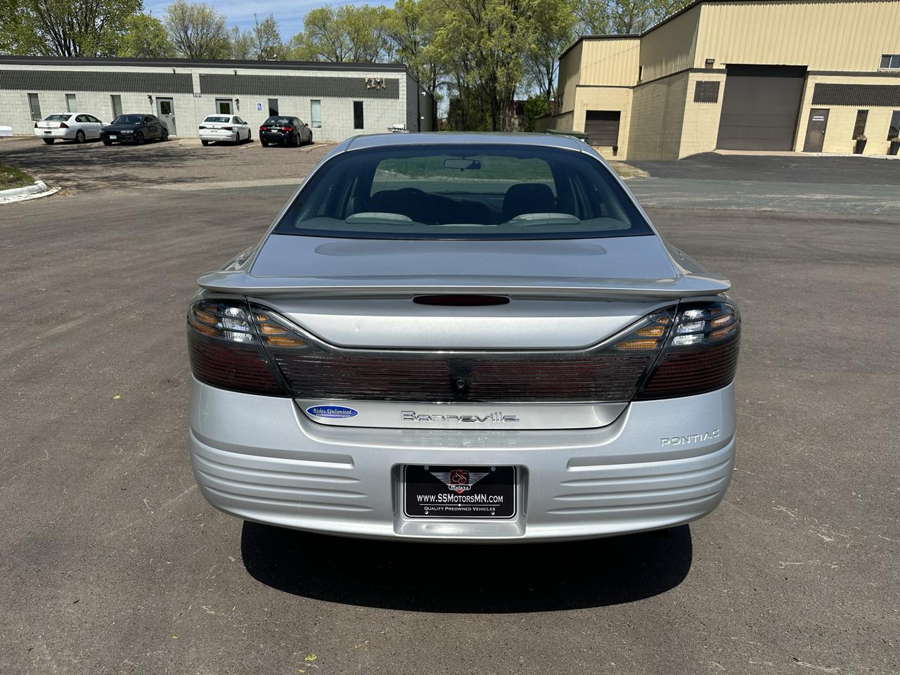 Pontiac Bonneville SE 2003