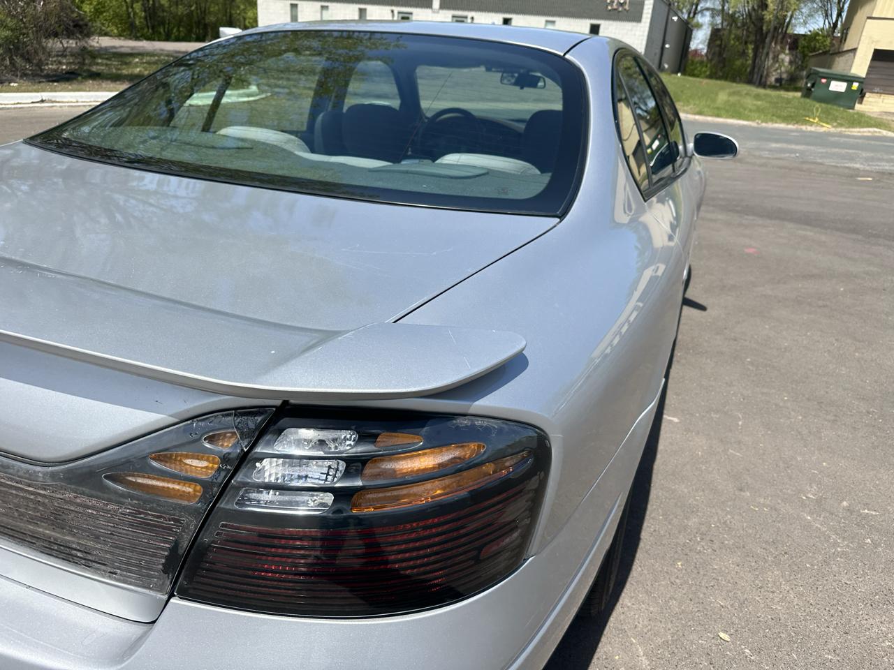 Pontiac Bonneville SE 2003