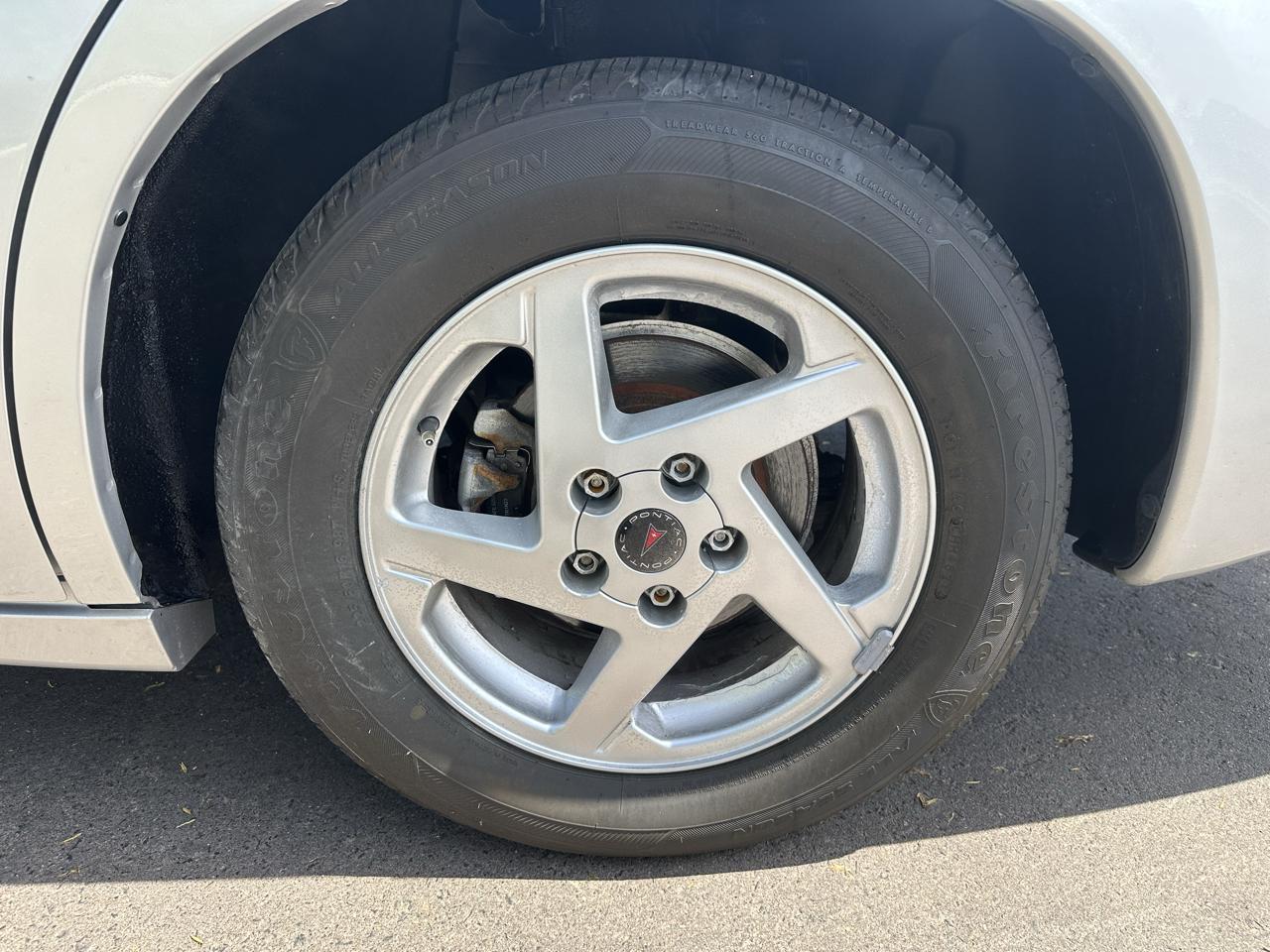 Pontiac Bonneville SE 2003