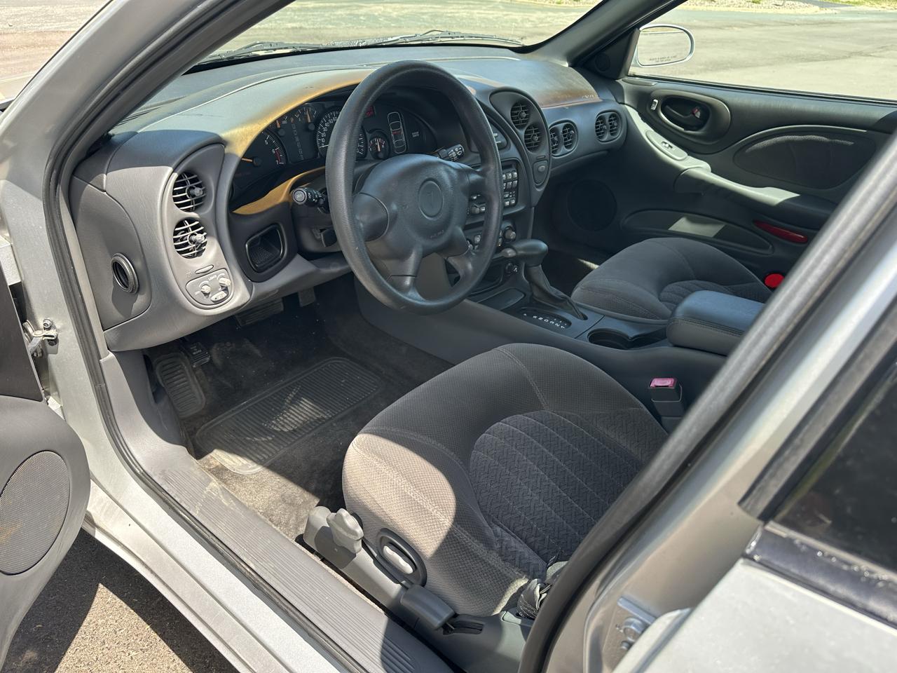 Pontiac Bonneville SE 2003