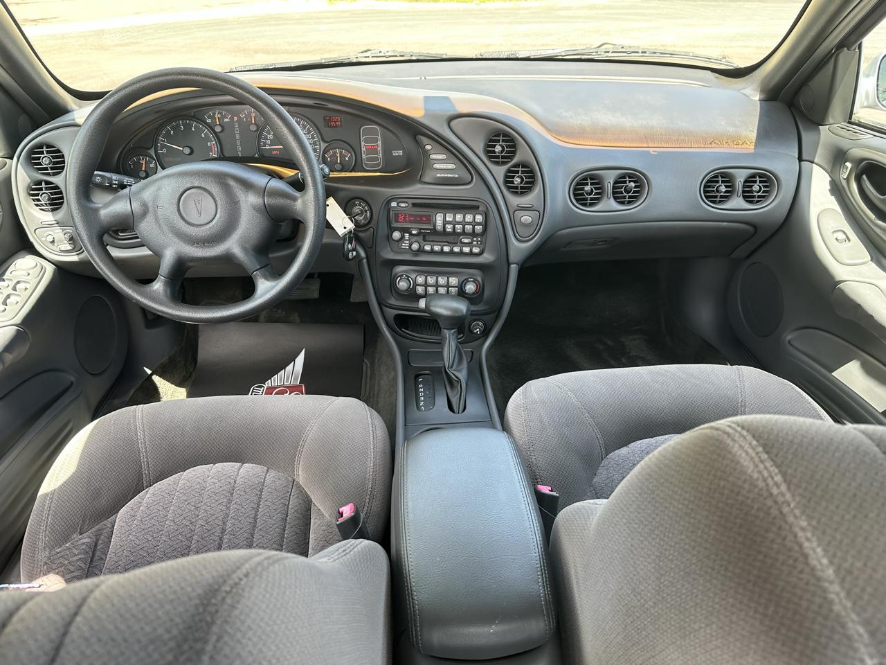 Pontiac Bonneville SE 2003