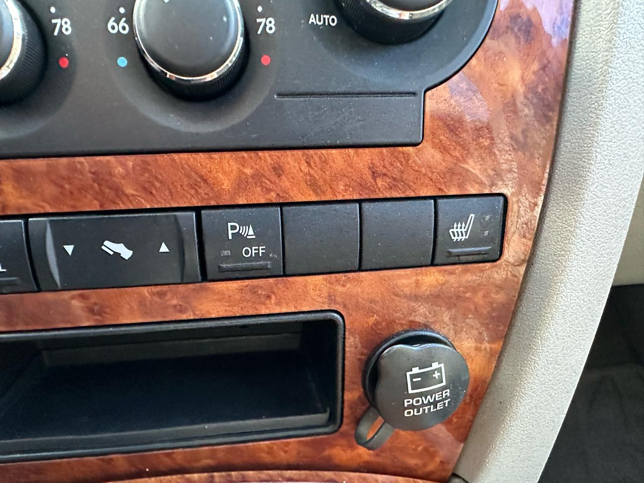 Jeep Grand Cherokee Overland 4WD 2006