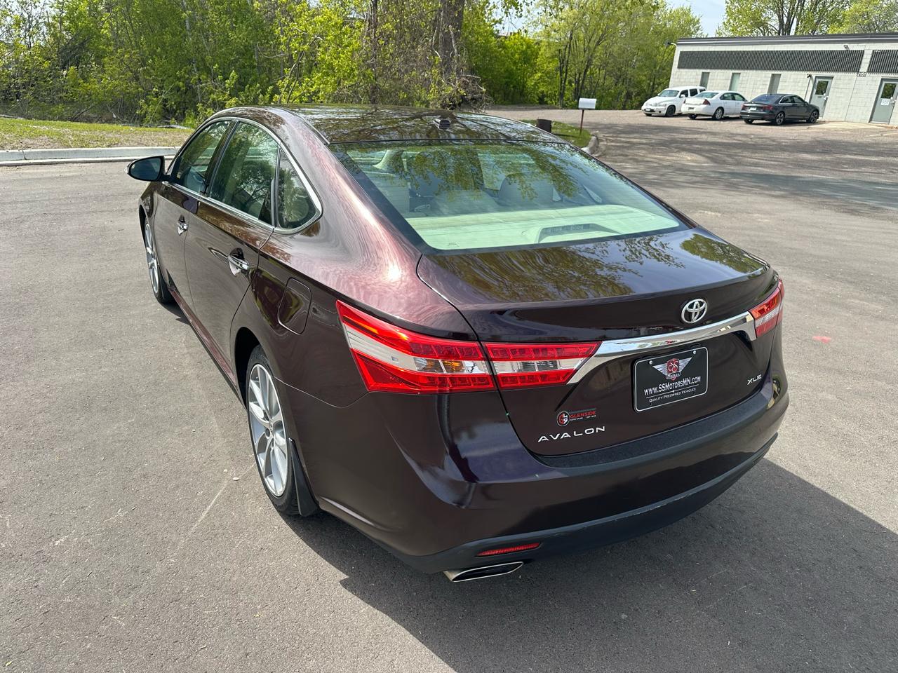 Toyota Avalon XLE 2014