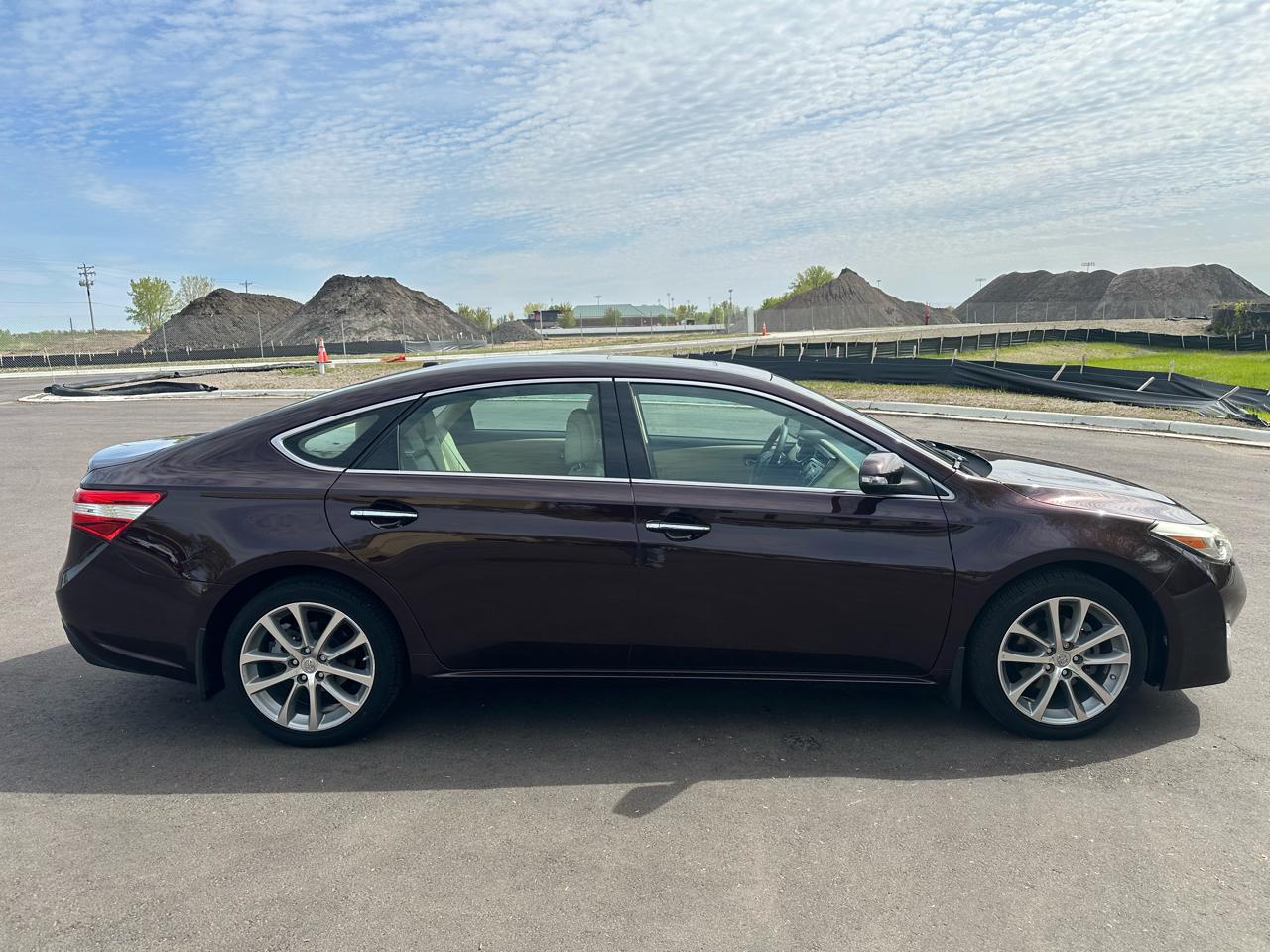 Toyota Avalon XLE 2014
