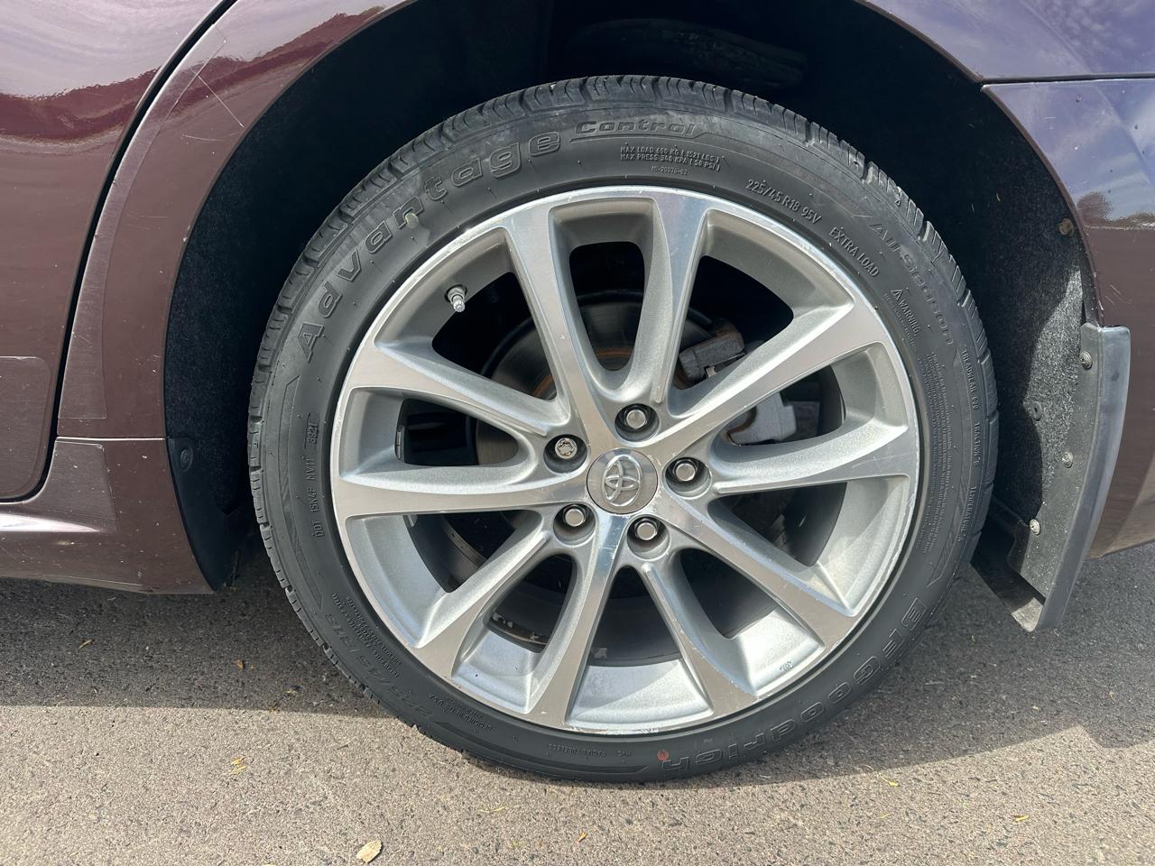 Toyota Avalon XLE 2014