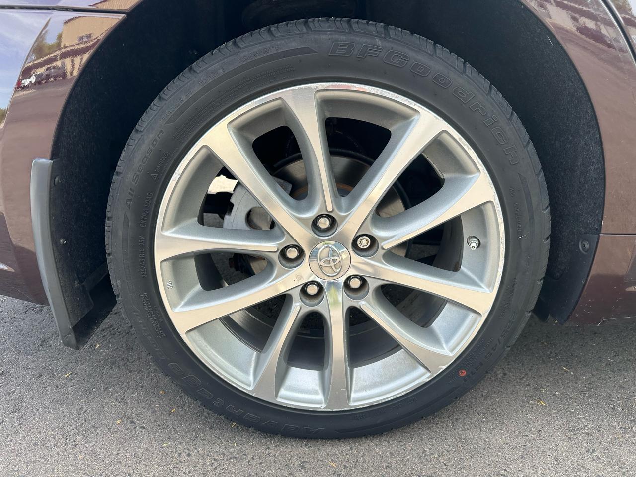 Toyota Avalon XLE 2014