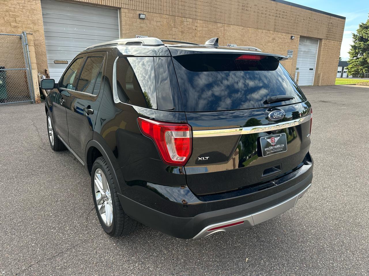 Ford Explorer XLT 4WD 2017