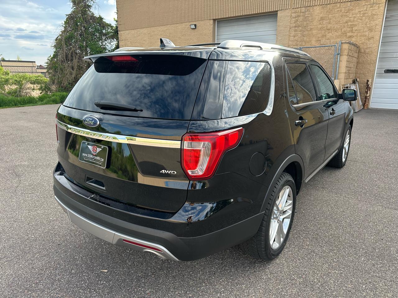 Ford Explorer XLT 4WD 2017