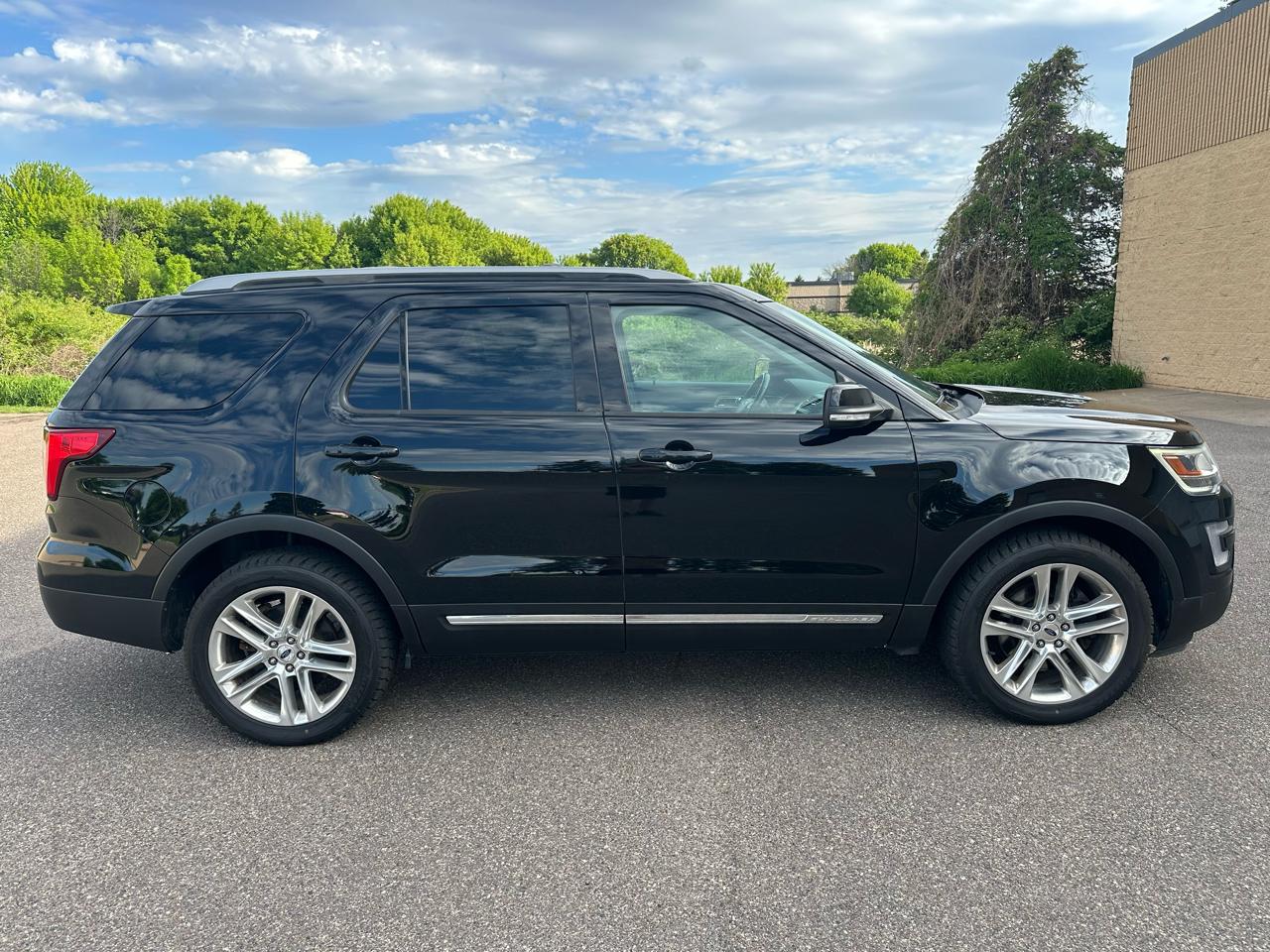Ford Explorer XLT 4WD 2017