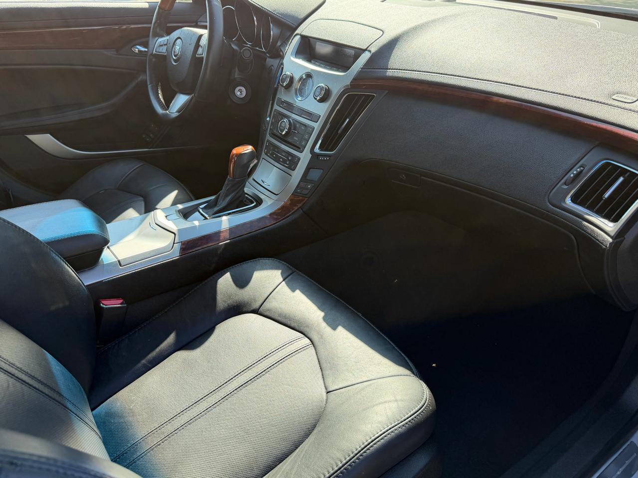 Cadillac CTS 3.0L Luxury AWD 2011
