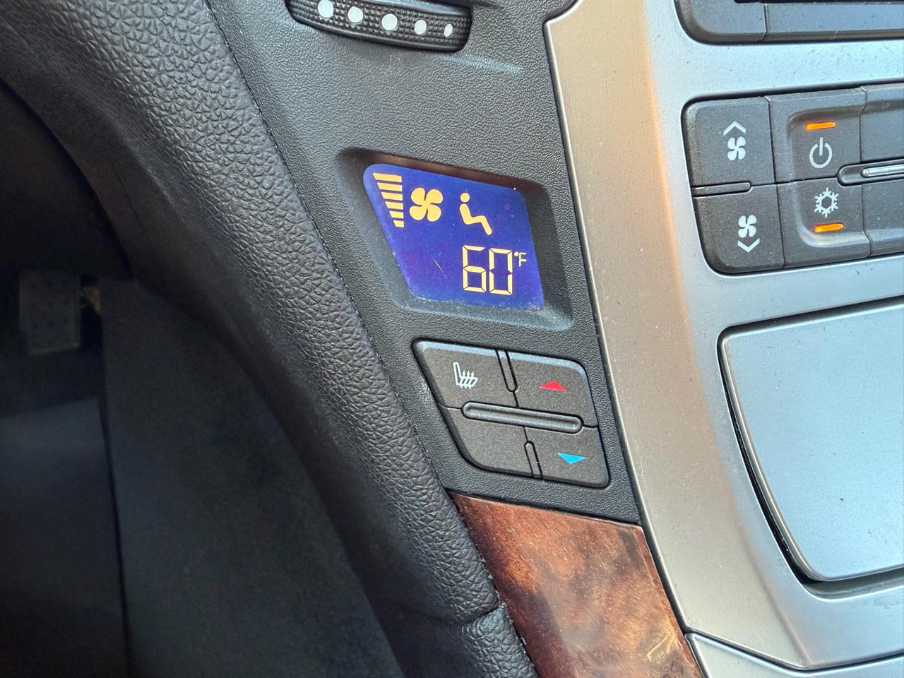 Cadillac CTS 3.0L Luxury AWD 2011