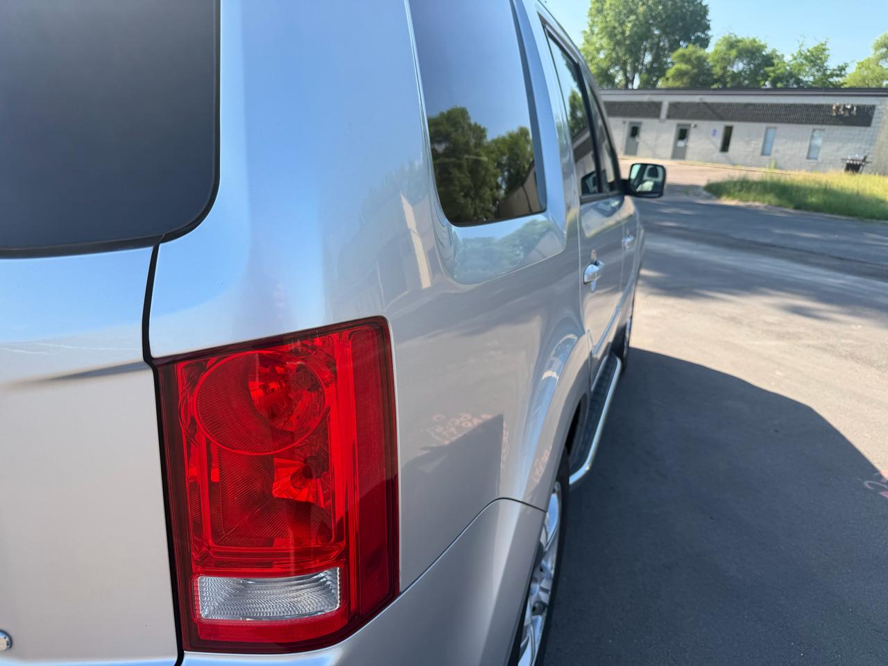 Honda Pilot EX-L 4WD 5-Spd AT with Navigation 2013