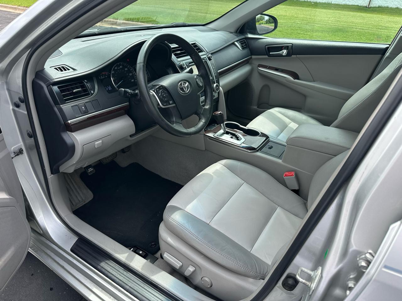 Toyota Camry XLE V6 2012