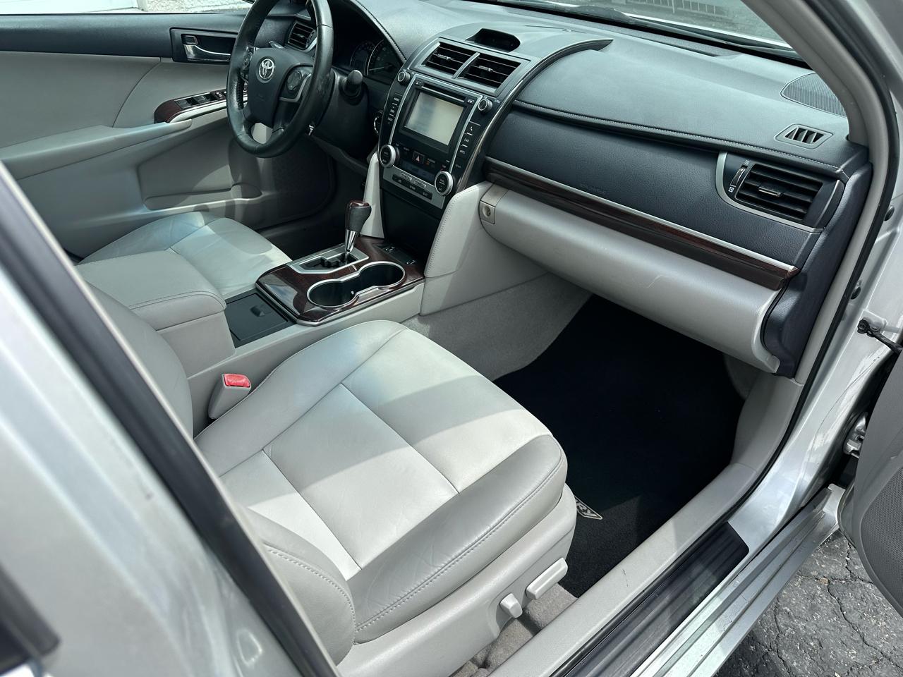 Toyota Camry XLE V6 2012