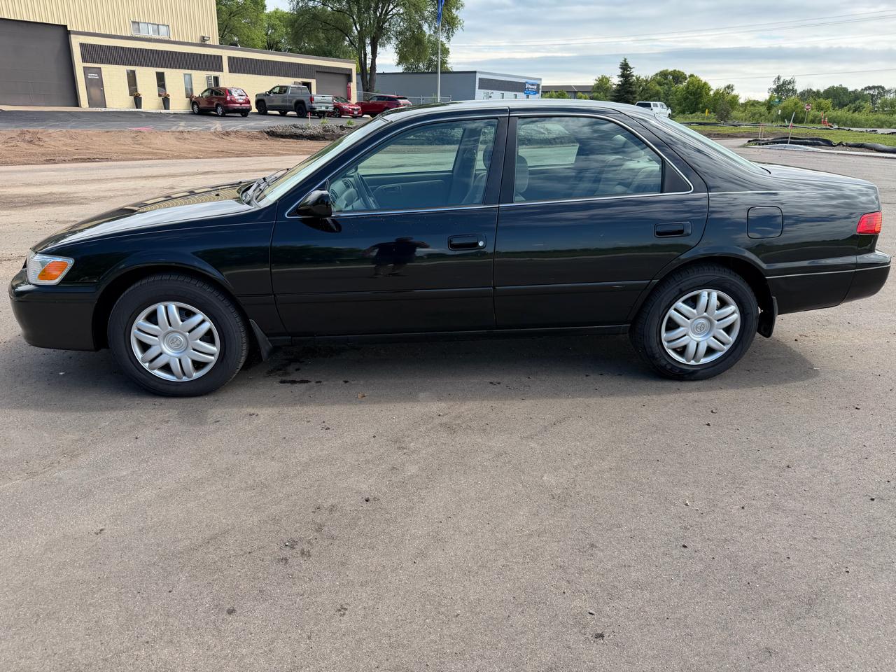 Toyota Camry LE V6 2000