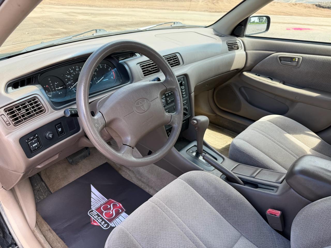 Toyota Camry LE V6 2000
