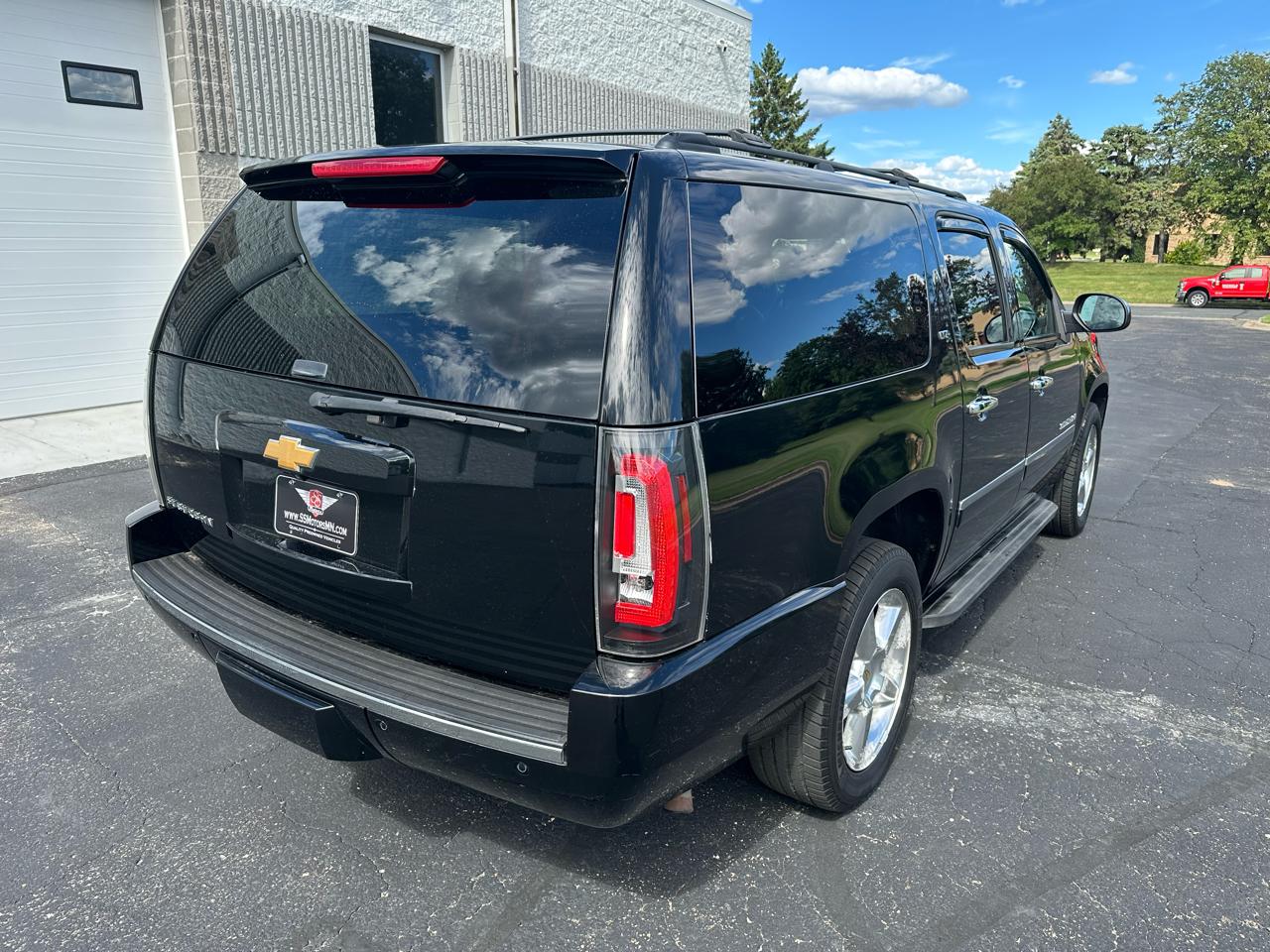 Chevrolet Suburban LTZ 1500 4WD 2013