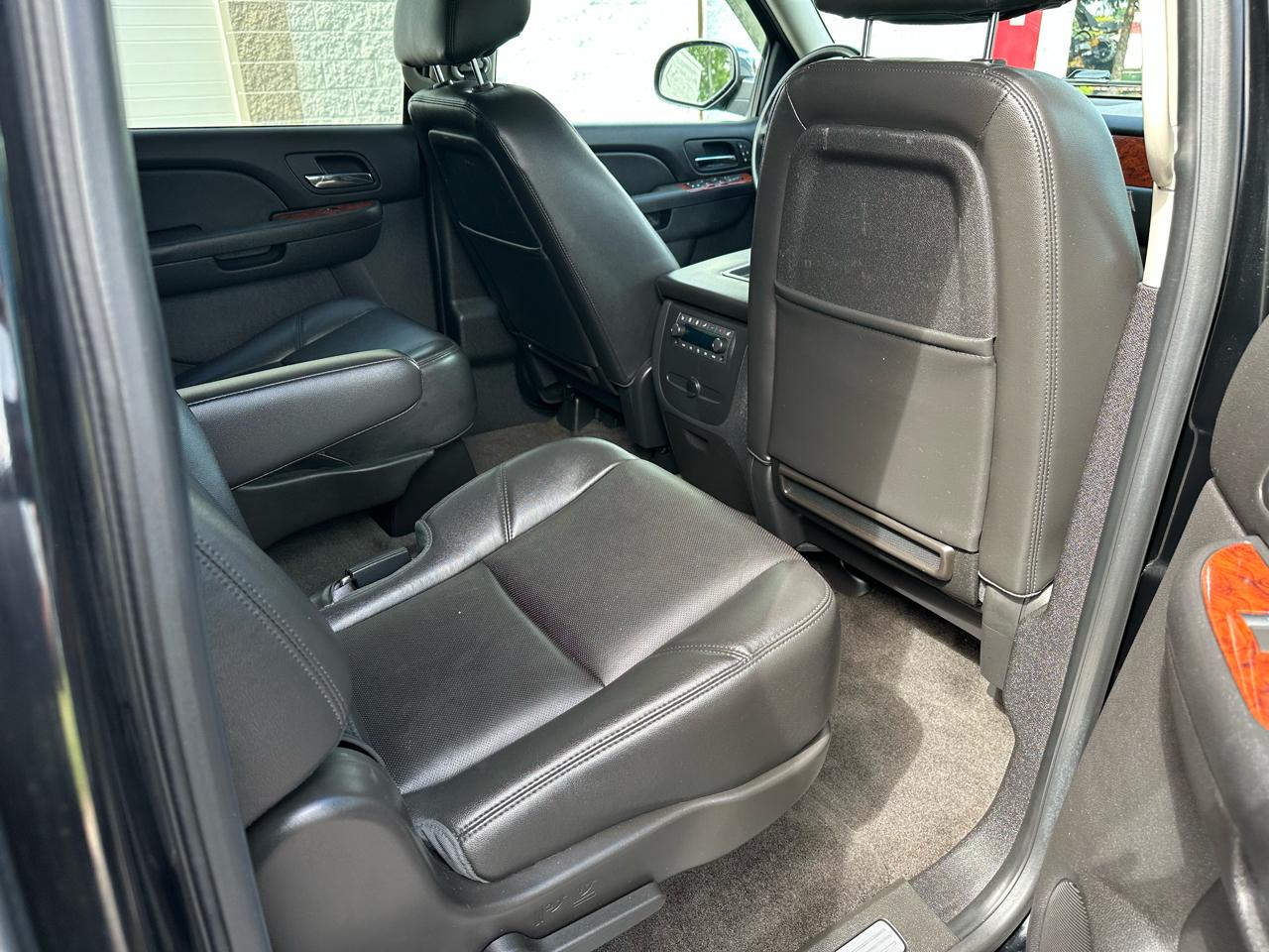 Chevrolet Suburban LTZ 1500 4WD 2013