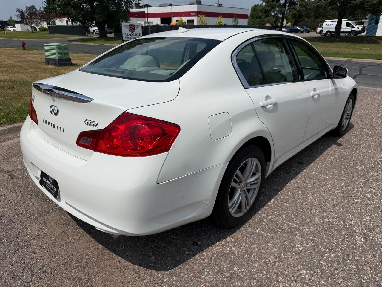 Infiniti G Sedan G25x AWD 2011