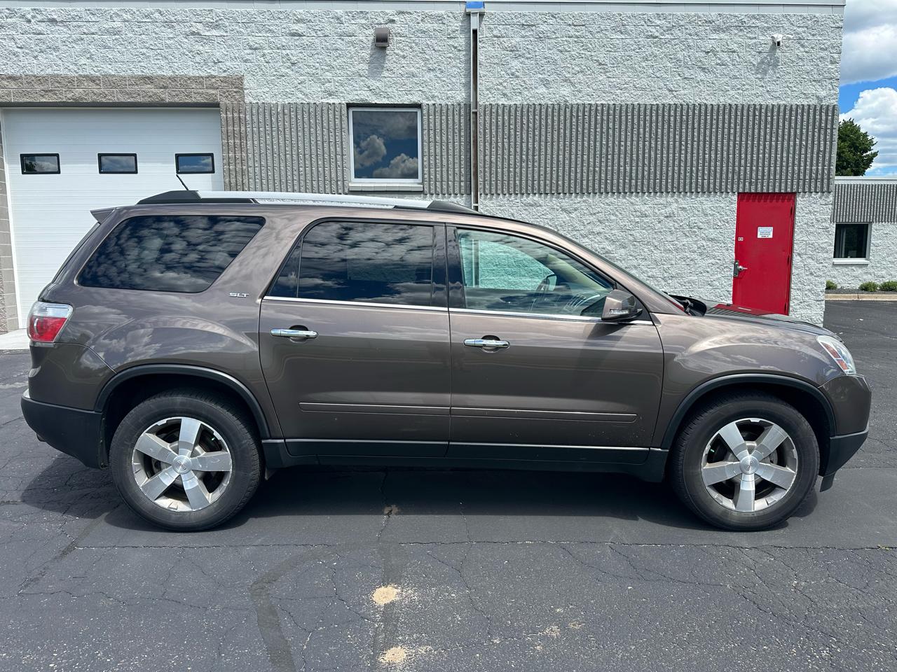 GMC Acadia SLT-2 AWD 2011